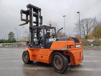 Четырехопорные погрузчики Doosan D1808-S