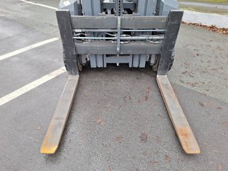 Четырехходовый вилочный погрузчик AMLIFT AGILIFT 4000E