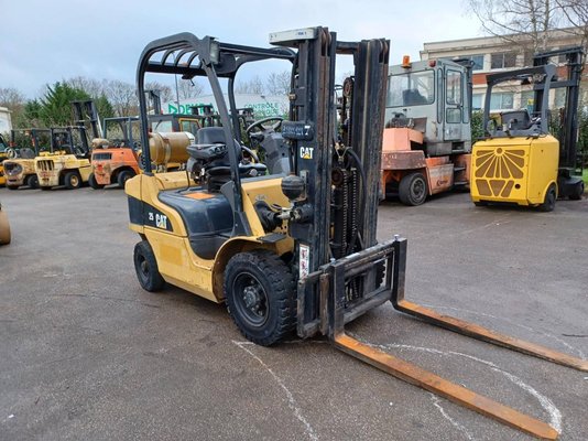 Четырехопорные погрузчики Caterpillar GP25N - 1