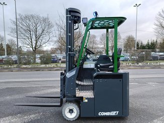 Четырехходовый вилочный погрузчик Combilift CBE3000