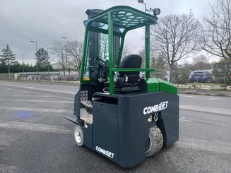 Четырехходовый вилочный погрузчик Combilift CBE3000