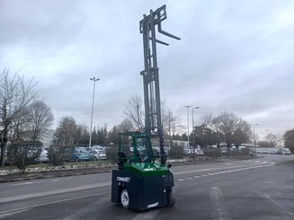 Четырехходовый вилочный погрузчик Combilift CBE3000