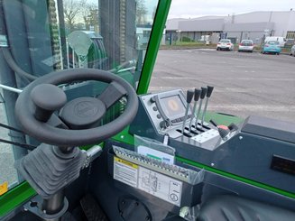 Четырехходовый вилочный погрузчик Combilift CBE3000