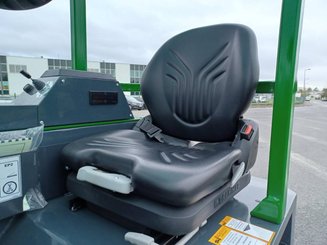 Четырехходовый вилочный погрузчик Combilift CBE3000