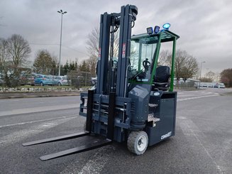 Четырехходовый вилочный погрузчик Combilift CBE3000