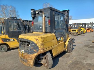 Четырехопорные погрузчики Caterpillar DP50K2