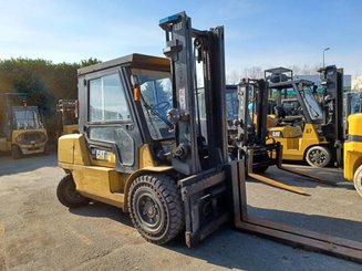 Четырехопорные погрузчики Caterpillar DP50K2 - 1
