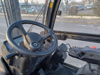 Четырехопорные погрузчики Caterpillar DP50NT
