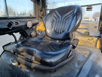 Четырехопорные погрузчики Caterpillar DP50NT