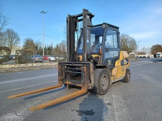 Четырехопорные погрузчики Caterpillar DP50NT