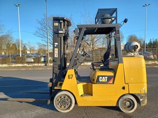 Четырехопорные погрузчики Caterpillar GC45K SWB