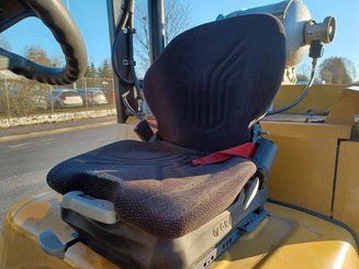 Четырехопорные погрузчики Caterpillar GC45K SWB