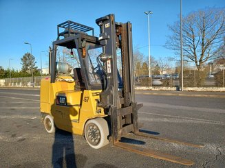 Четырехопорные погрузчики Caterpillar GC45K SWB