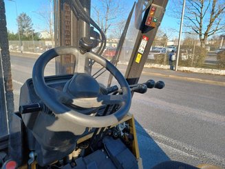 Четырехопорные погрузчики Caterpillar GC45K SWB