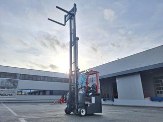 Четырехходовый вилочный погрузчик AMLIFT AGILIFT 3000E