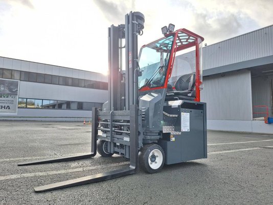 Четырехходовый вилочный погрузчик AMLIFT AGILIFT 3000E - 1