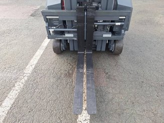 Четырехходовый вилочный погрузчик AMLIFT AGILIFT 3000E