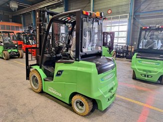 Четырехопорные погрузчики Hangcha AE35-I - 1