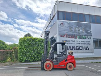 Четырехопорные погрузчики Hangcha XF35G-2