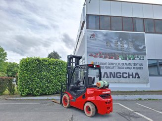 Четырехопорные погрузчики Hangcha XF35G-2