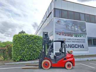 Четырехопорные погрузчики Hangcha XF35G-2