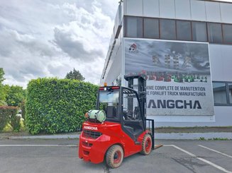 Четырехопорные погрузчики Hangcha XF35G-2