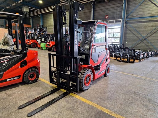 Четырехопорные погрузчики Hangcha XF25D-2 (CPCD25-X2H7F1) - 1