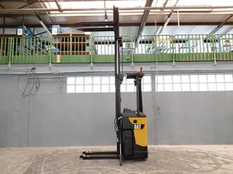 Штабелеры с платформой для оператора Caterpillar NSR16N