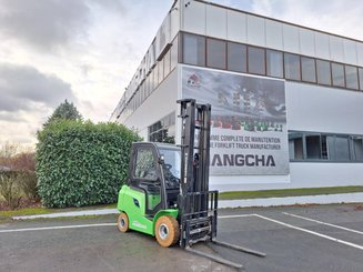 Четырехопорные погрузчики Hangcha AE25-I