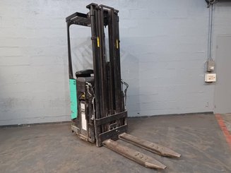 Штабелеры с платформой для оператора Caterpillar NSR16N
