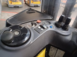 Штабелеры с платформой для оператора Caterpillar NSR16N