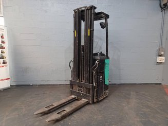 Штабелеры с платформой для оператора Caterpillar NSR16N