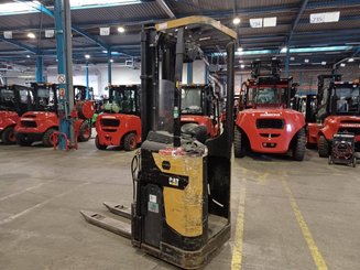 Штабелеры с платформой для оператора Caterpillar NSR16N