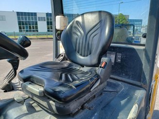 Четырехопорные погрузчики Jungheinrich TFG425500ZT