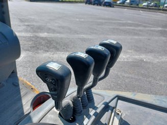Четырехопорные погрузчики Jungheinrich TFG425500ZT
