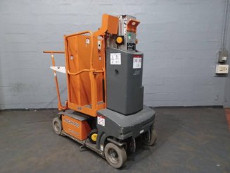 Строительный подъёмник с вертикальной мачтой JLG TOUCAN DUO