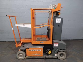 Строительный подъёмник с вертикальной мачтой JLG TOUCAN DUO