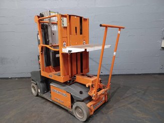 Строительный подъёмник с вертикальной мачтой JLG TOUCAN DUO