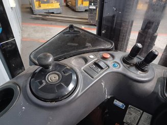 Штабелеры с платформой для оператора Caterpillar NSR16N