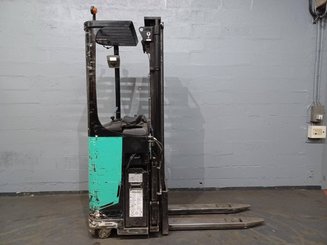 Штабелеры с платформой для оператора Caterpillar NSR16N