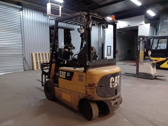 Четырехопорные погрузчики Caterpillar EP25K-PAC