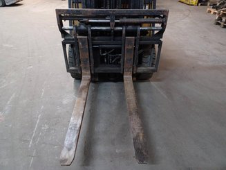 Четырехопорные погрузчики Caterpillar EP25K-PAC