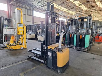 Штабелеры с электроприводом Caterpillar NSP16NI