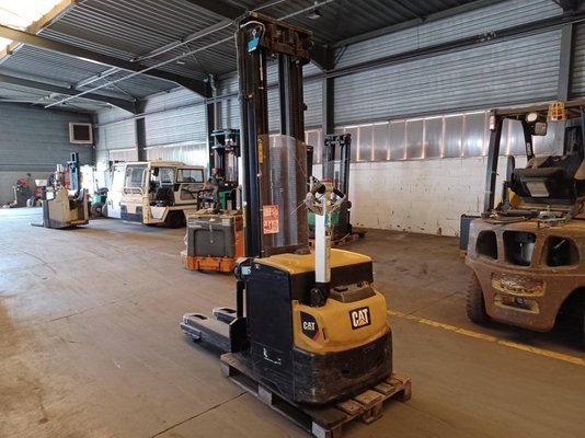 Штабелеры с электроприводом Caterpillar NSP16N2I - 1