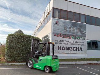 Четырехопорные погрузчики Hangcha AE30-I