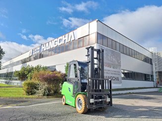 Четырехопорные погрузчики Hangcha AE30-I