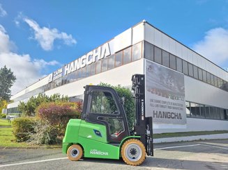 Четырехопорные погрузчики Hangcha AE30-I