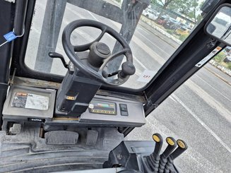 Четырехопорные погрузчики Yale ERP30