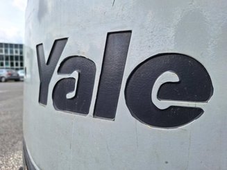 Четырехопорные погрузчики Yale ERP30 - 15