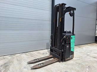 Штабелеры с платформой для оператора Caterpillar NSR16N